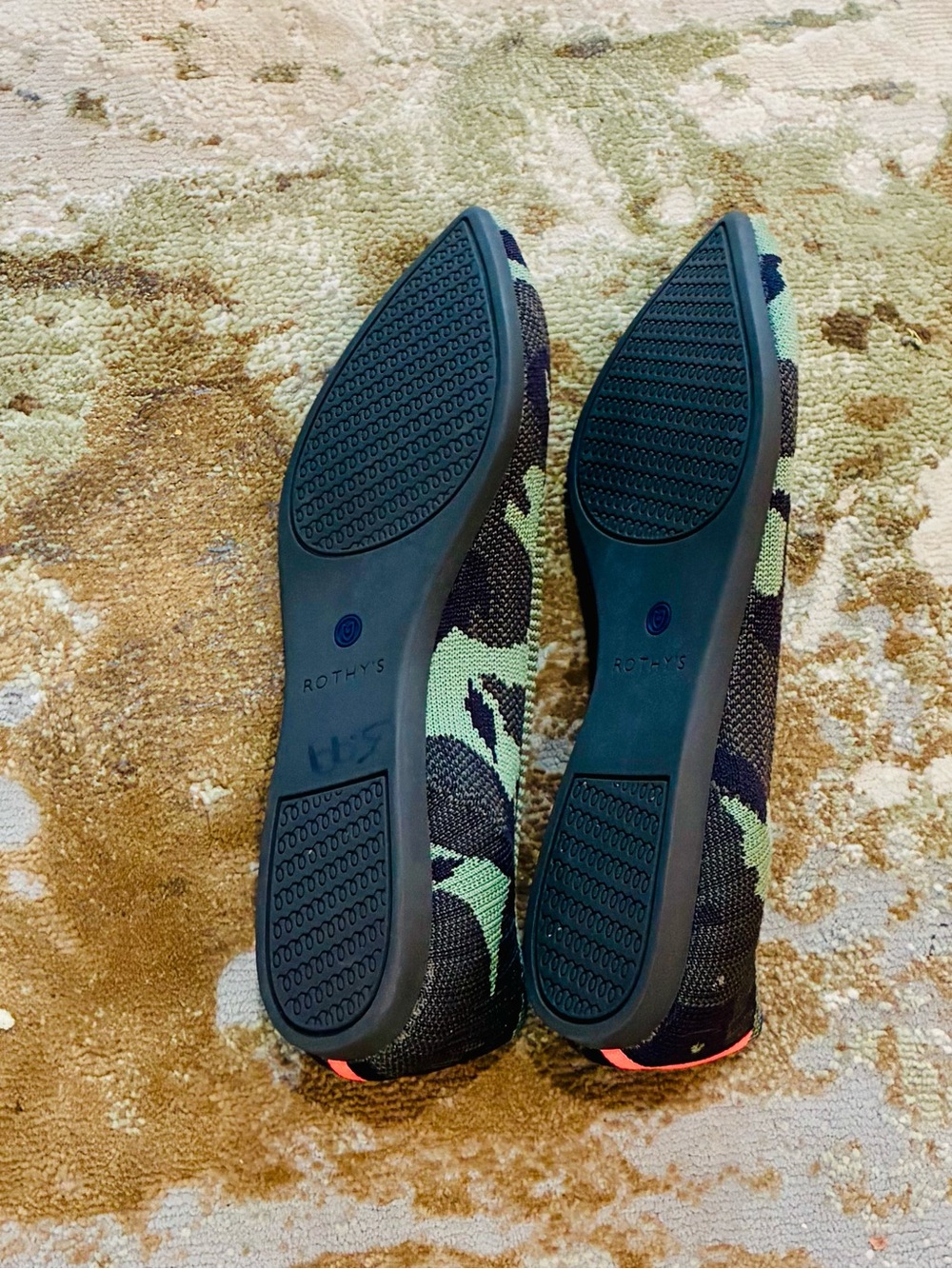 Rothy's Olive Camo Pointed Toe Flats size 7.5 - Picture 8 of 9